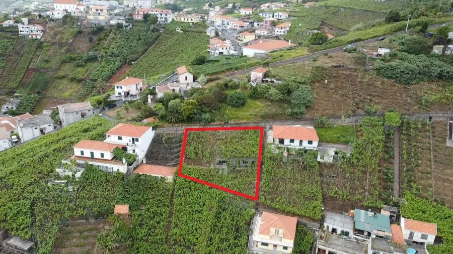 Moradia T3 para Venda em Estreito de Camara de Lobos Foto 12