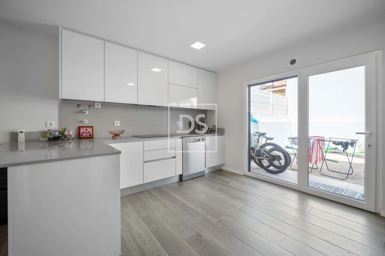 Apartamento T3 para Venda em Quinta do Conde Foto 7