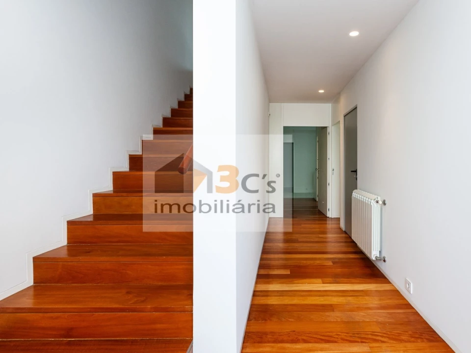 Moradia T4 para Venda em Aldoar, Foz do Douro e Nevogilde Foto 8