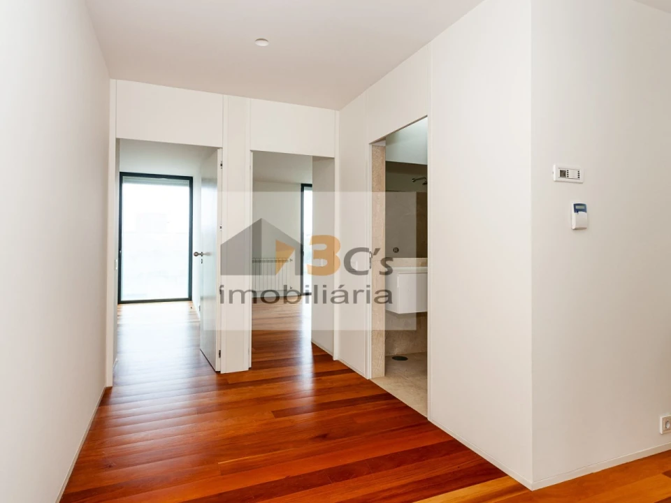 Moradia T4 para Venda em Aldoar, Foz do Douro e Nevogilde Foto 10