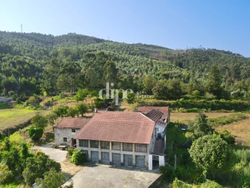 Quinta T4 para Venda em Sande Vila Nova e Sande São Clemente