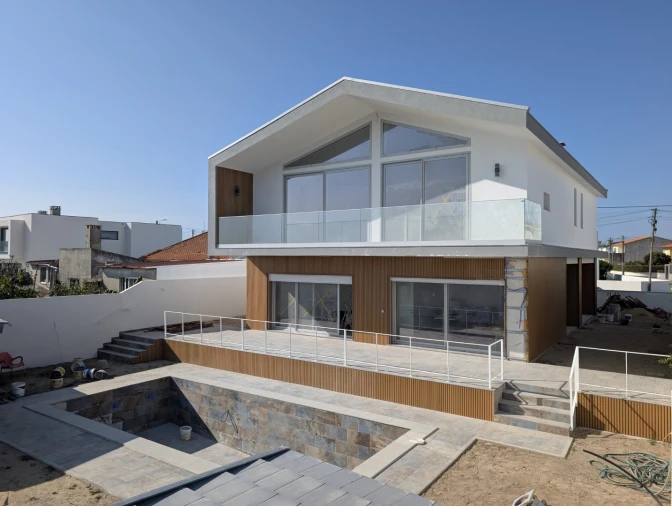 Moradia T5 para Venda em Gafanha da Encarnação Foto 3