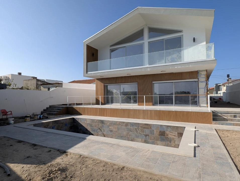 Moradia T5 para Venda em Gafanha da Encarnação Foto 1