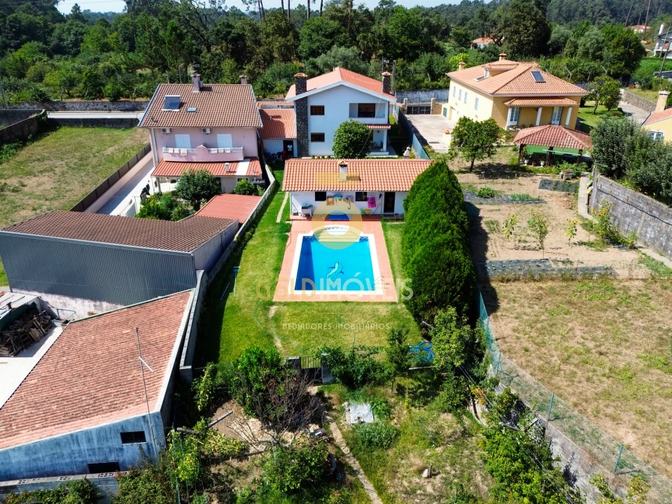 Moradia T4 para Venda em Nogueira do Cravo e Pindelo Foto 45