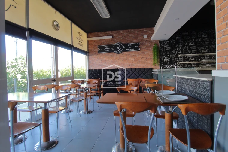 Loja para Venda em Nespereira e Casais