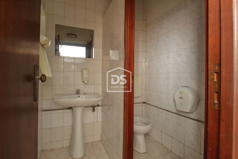 Loja para Venda em Nespereira e Casais Foto 3