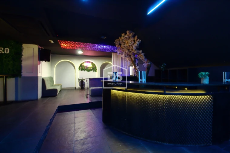 Negócio para Arrendamento em Sobrado e Bairros Foto 6