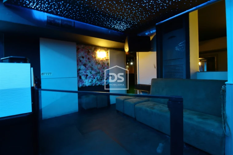 Negócio para Arrendamento em Sobrado e Bairros Foto 9