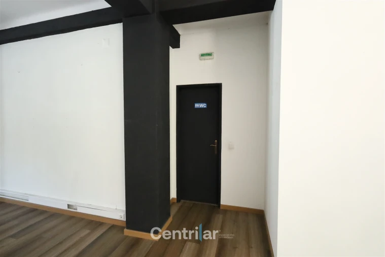 Loja para Arrendamento em Viseu Foto 18