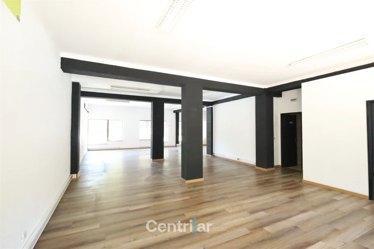 Loja para Arrendamento em Viseu Foto 12