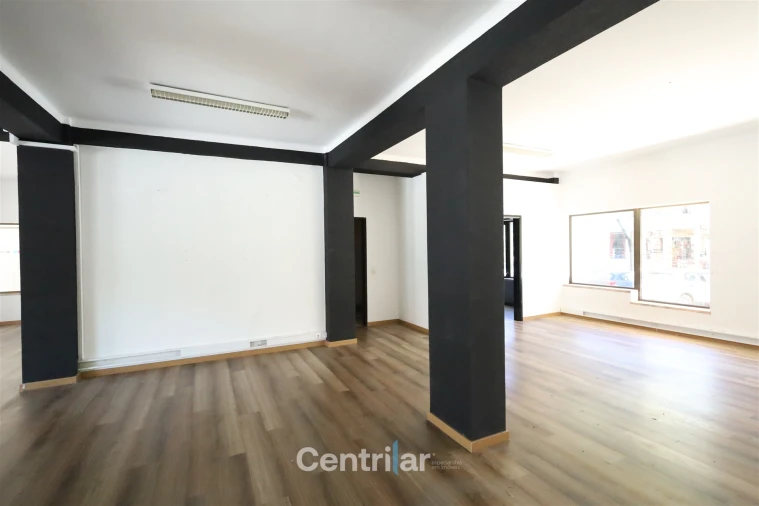 Loja para Arrendamento em Viseu Foto 10