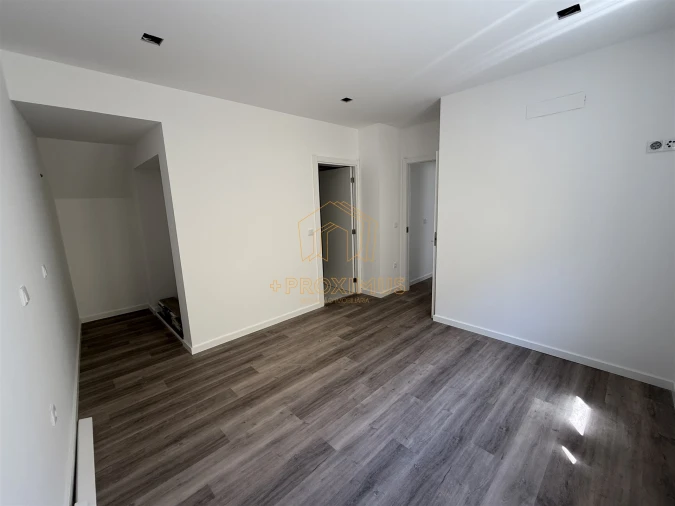 Apartamento T3 para Venda em Lavos Foto 19