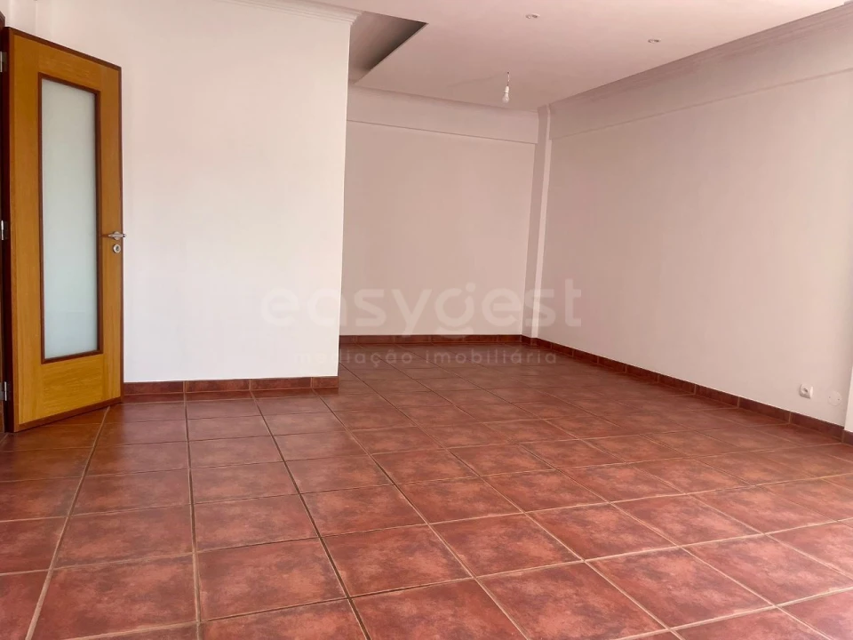 Apartamento T2 para Venda em Odivelas Foto 4