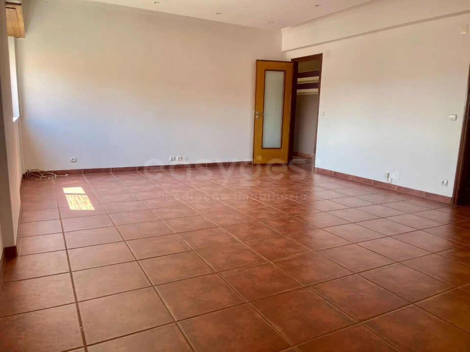 Apartamento T2 para Venda em Odivelas Foto 5