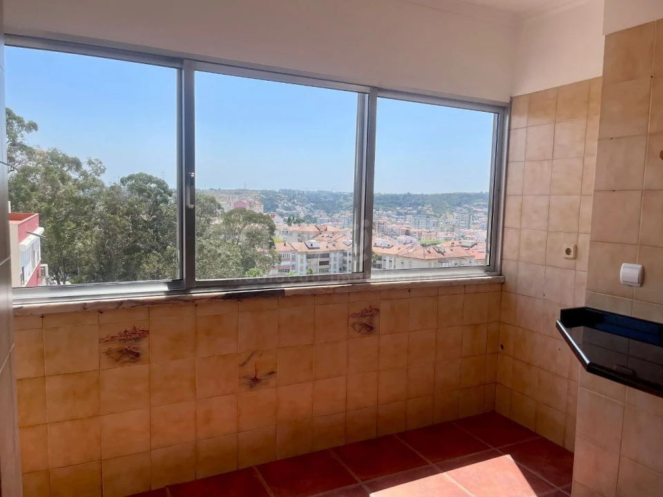 Apartamento T2 para Venda em Odivelas Foto 16