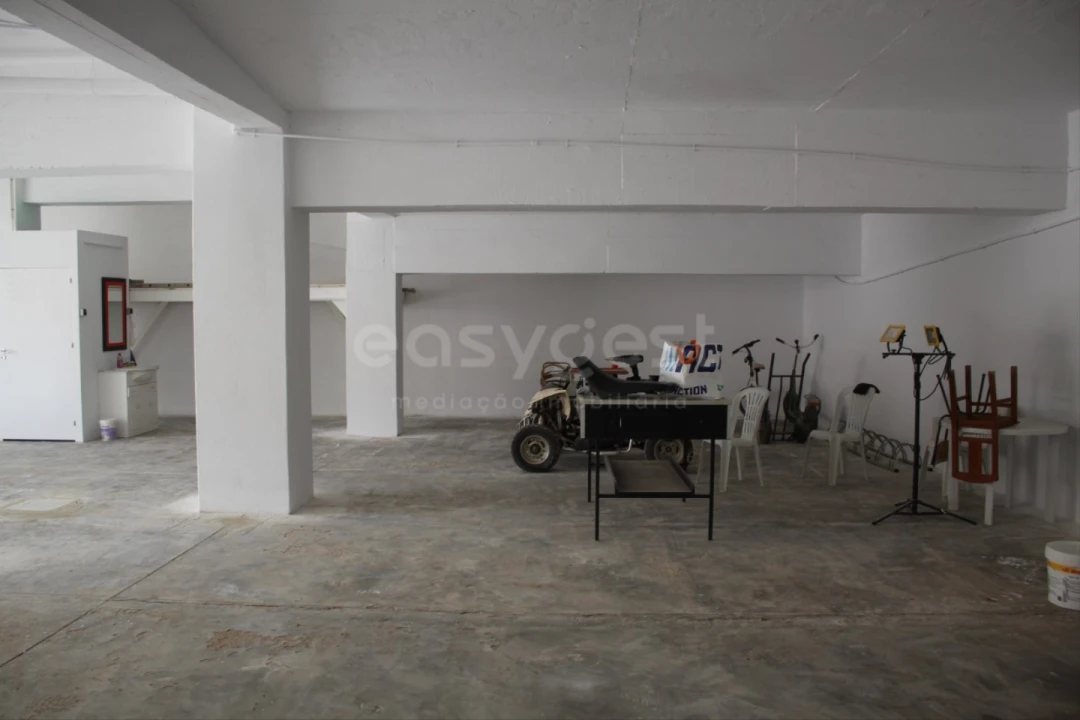 Armazém para Venda em São Bartolomeu de Messines Foto 8