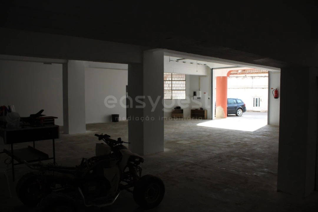 Armazém para Venda em São Bartolomeu de Messines Foto 10