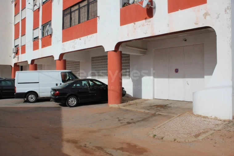 Armazém para Venda em São Bartolomeu de Messines Foto 22