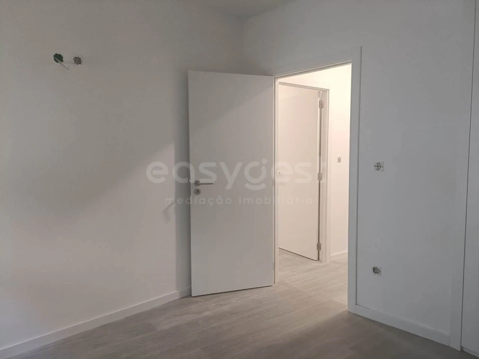 Moradia T3 para Venda em São Miguel do Outeiro e Sabugosa Foto 8