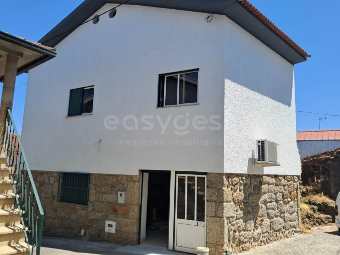 Moradia T3 para Venda em São Miguel do Outeiro e Sabugosa