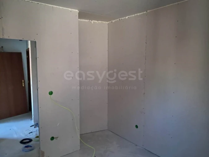 Moradia T3 para Venda em São Miguel do Outeiro e Sabugosa Foto 3