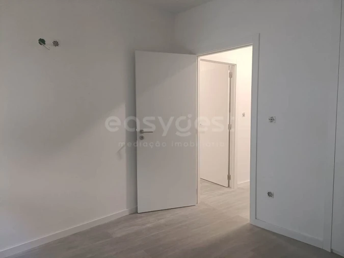 Moradia T3 para Venda em São Miguel do Outeiro e Sabugosa Foto 8