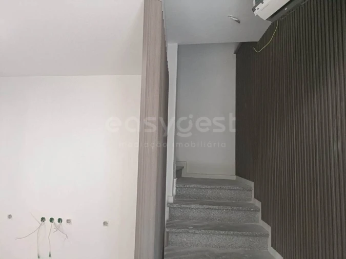 Moradia T3 para Venda em São Miguel do Outeiro e Sabugosa Foto 11