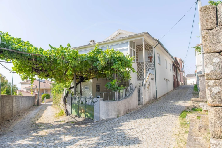 Moradia T3 para Venda em Bornes de Aguiar Foto 3