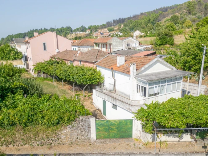 Moradia T3 para Venda em Bornes de Aguiar Foto 4