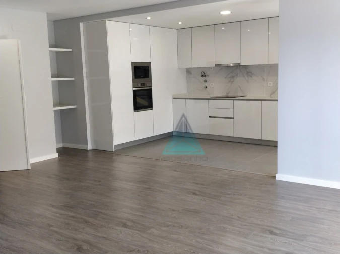 Apartamento T3 para Venda em Corroios Foto 3
