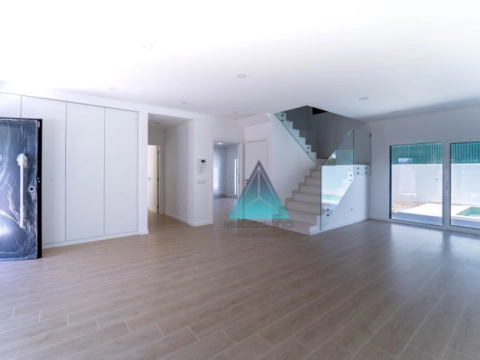 Quinta T4 para Venda em Amora Foto 14