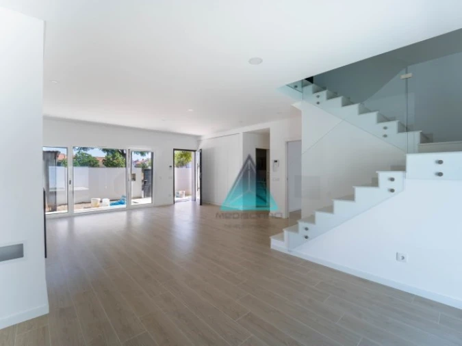 Quinta T4 para Venda em Amora Foto 12