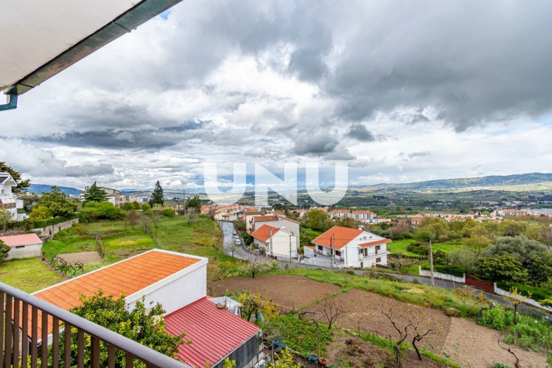 Moradia T4 para Arrendamento em Boidobra Foto 20