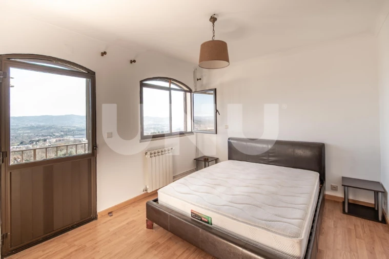 Moradia T4 para Arrendamento em Boidobra Foto 15