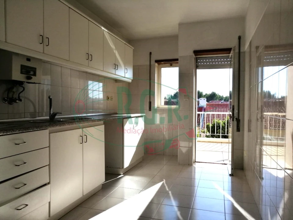 Moradia T4 para Arrendamento em Gondomar (São Cosme), Valbom e Jovim Foto 8