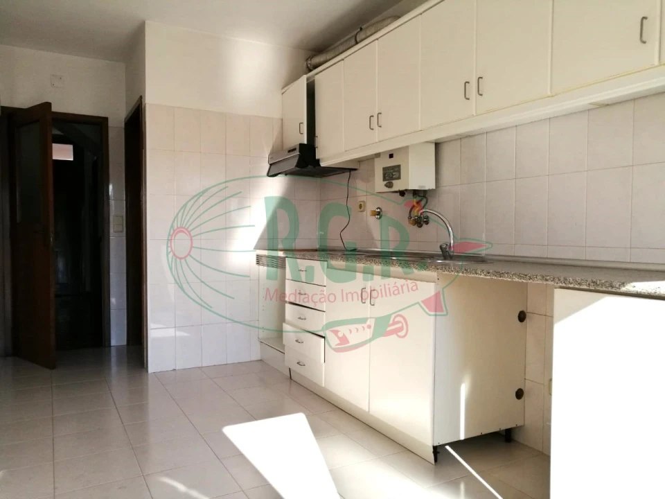 Moradia T4 para Arrendamento em Gondomar (São Cosme), Valbom e Jovim Foto 9