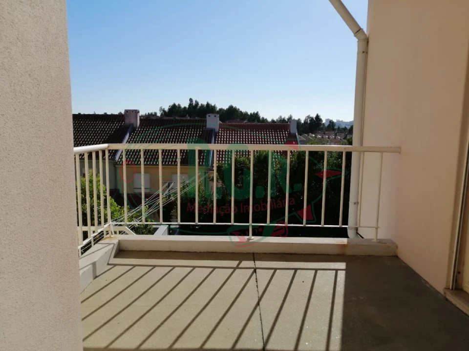 Moradia T4 para Arrendamento em Gondomar (São Cosme), Valbom e Jovim Foto 12