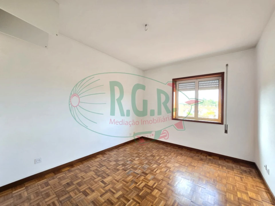 Moradia T4 para Arrendamento em Gondomar (São Cosme), Valbom e Jovim Foto 17