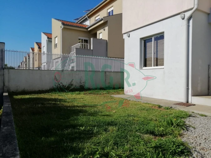 Moradia T4 para Arrendamento em Gondomar (São Cosme), Valbom e Jovim