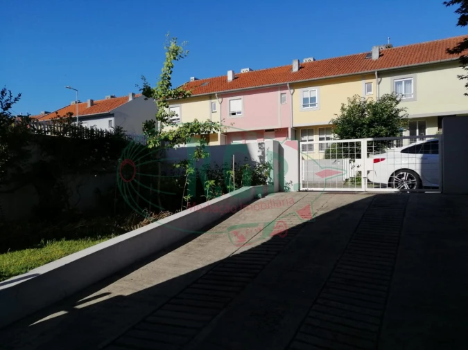 Moradia T4 para Arrendamento em Gondomar (São Cosme), Valbom e Jovim Foto 37