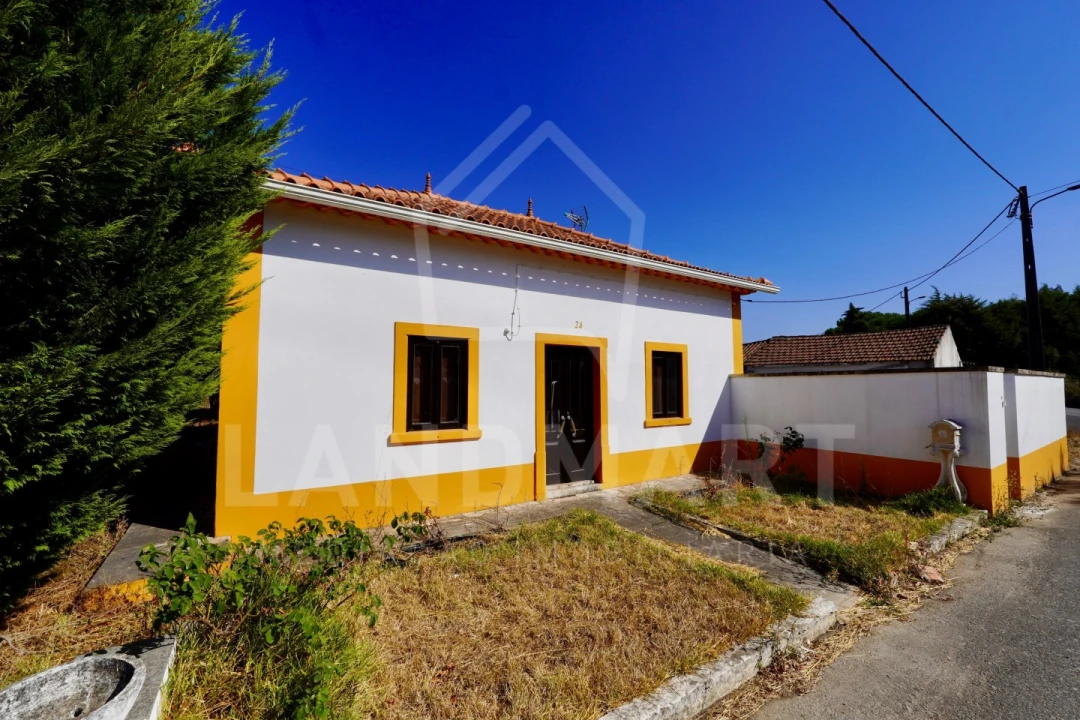 Moradia T3 para Venda em Turquel Foto 1