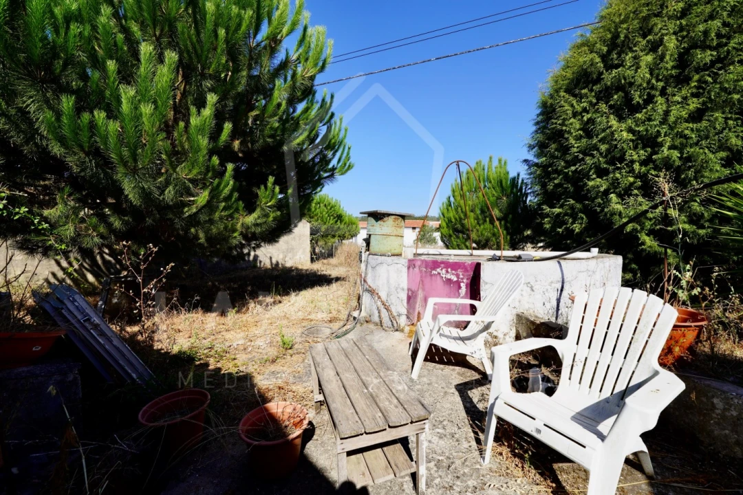 Moradia T3 para Venda em Turquel Foto 8