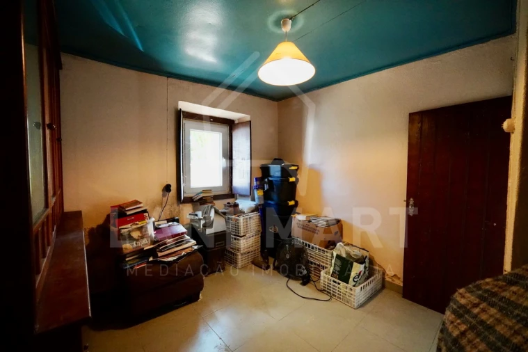 Moradia T3 para Venda em Turquel Foto 4