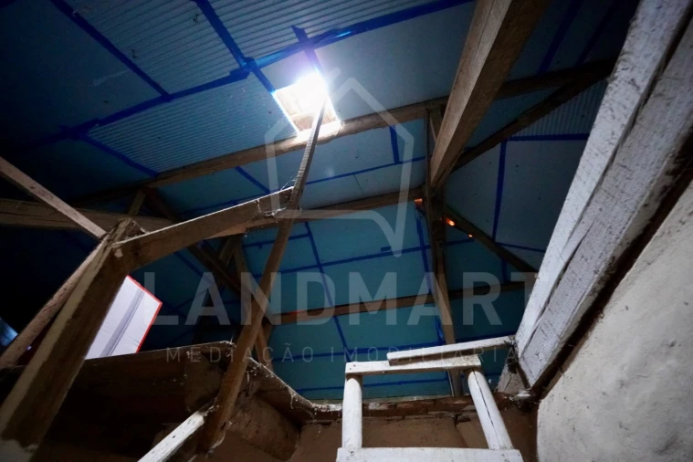 Moradia T3 para Venda em Turquel Foto 12