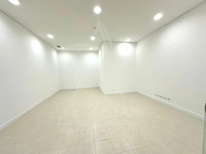 Escritório para Arrendamento em Nossa Senhora do Pópulo, Coto e São Gregório Foto 14