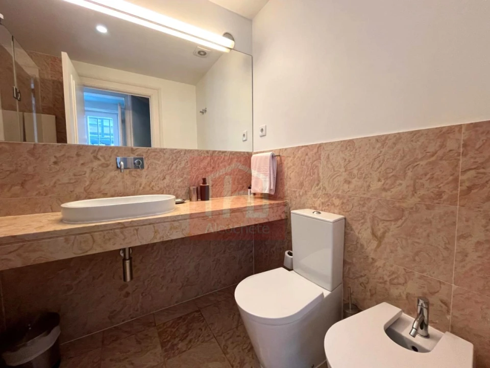 Apartamento T2 para Arrendamento em Santa Maria Maior Foto 7