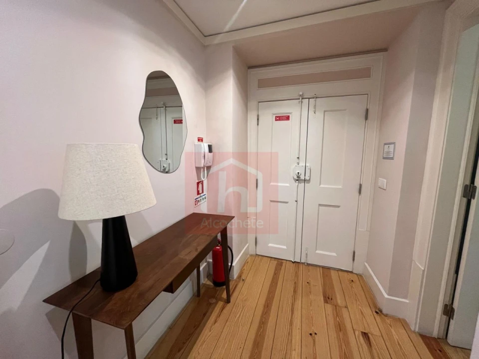 Apartamento T2 para Arrendamento em Santa Maria Maior Foto 8