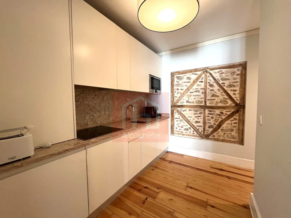 Apartamento T2 para Arrendamento em Santa Maria Maior Foto 2