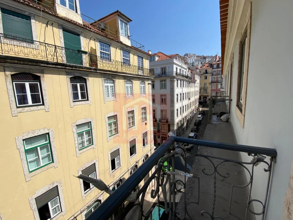 Apartamento T2 para Arrendamento em Santa Maria Maior Foto 3