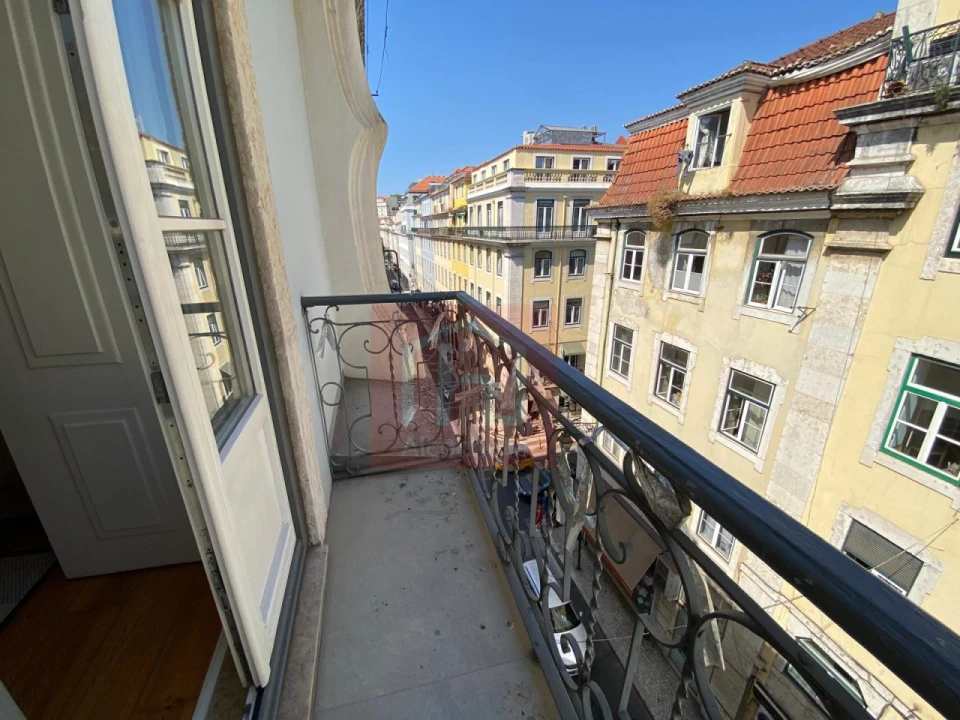 Apartamento T2 para Arrendamento em Santa Maria Maior Foto 29